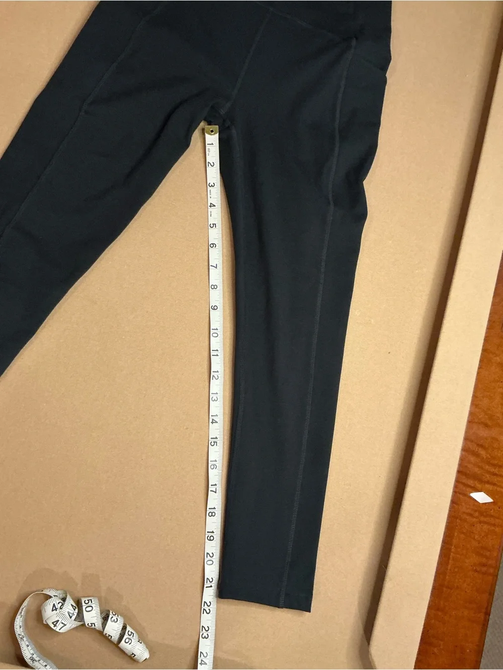 🖤 Beyond Yoga Powerbeyond Strive High Waist Pocket Midi Leggings 🖤 Medium - Picture 10 of 16